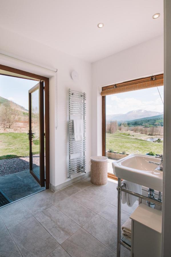 Frances' Sketch Pad With Hot Tub Lägenhet Fort William Exteriör bild